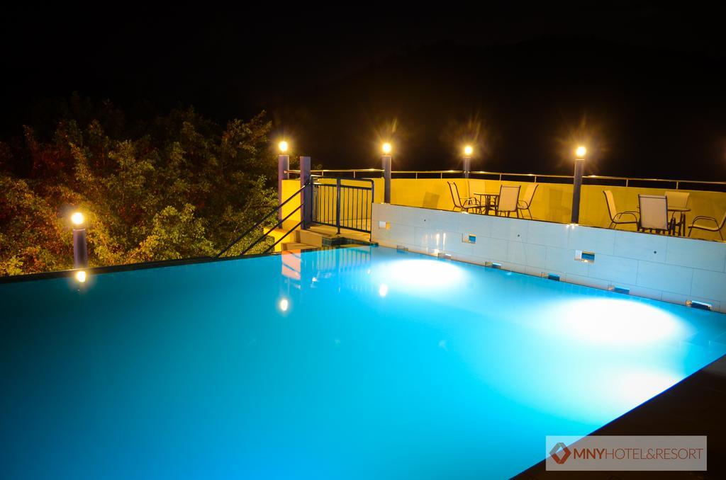 Mny Hotel & Resort Kampung Teluk Nipah Eksteriør billede
