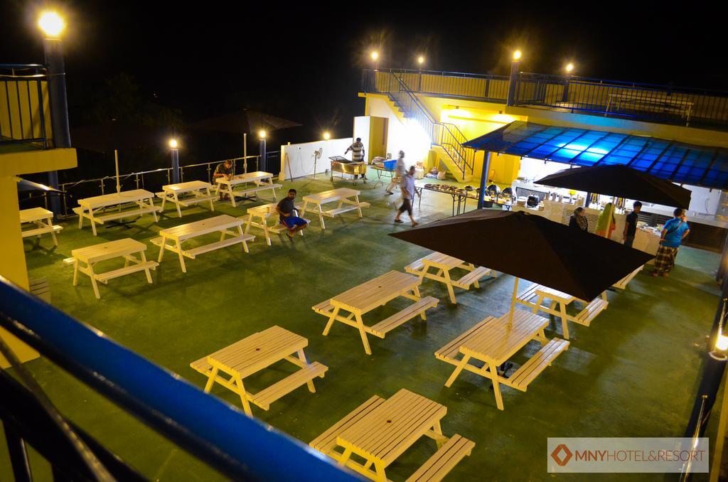 Mny Hotel & Resort Kampung Teluk Nipah Eksteriør billede