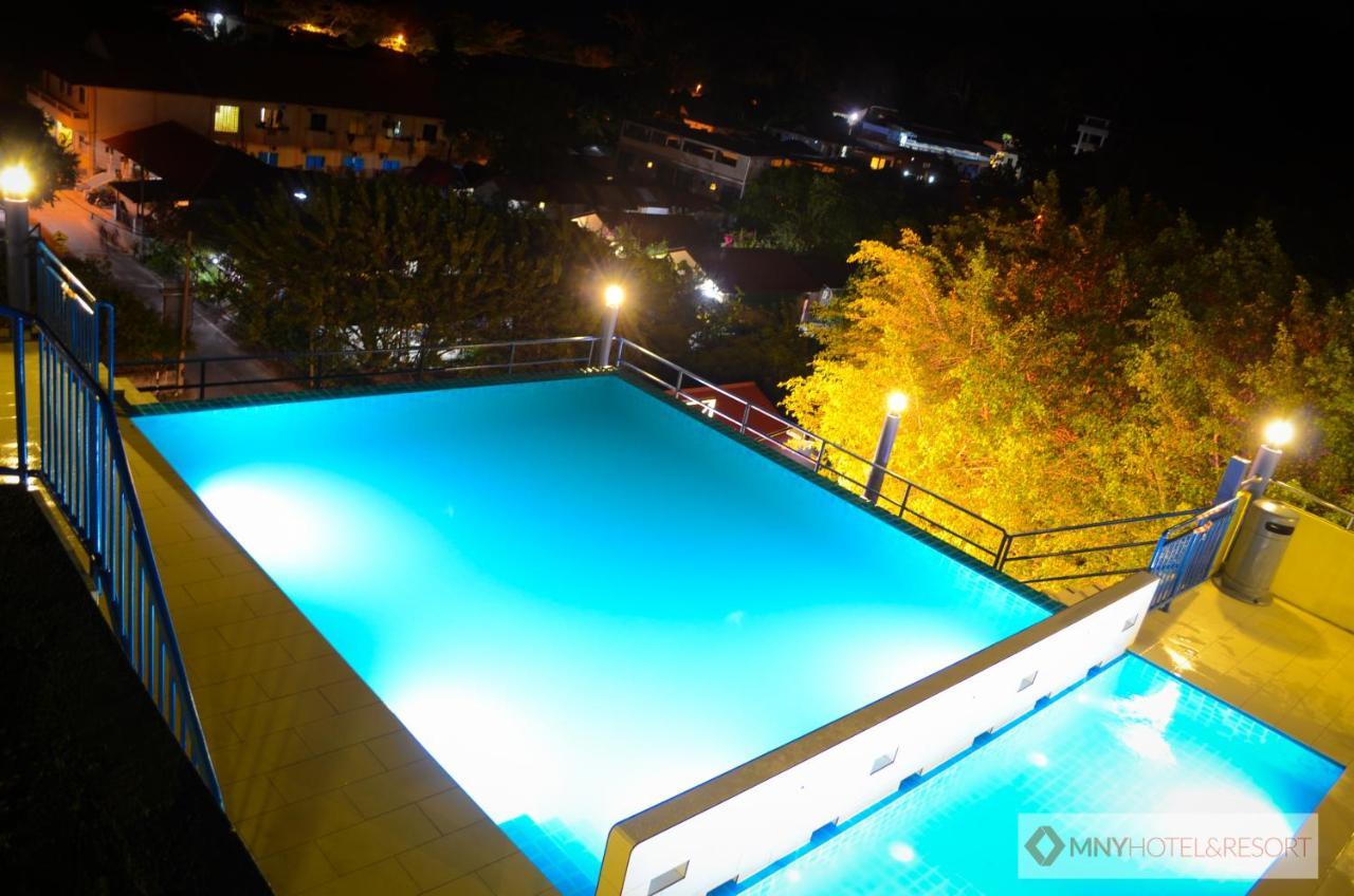 Mny Hotel & Resort Kampung Teluk Nipah Eksteriør billede